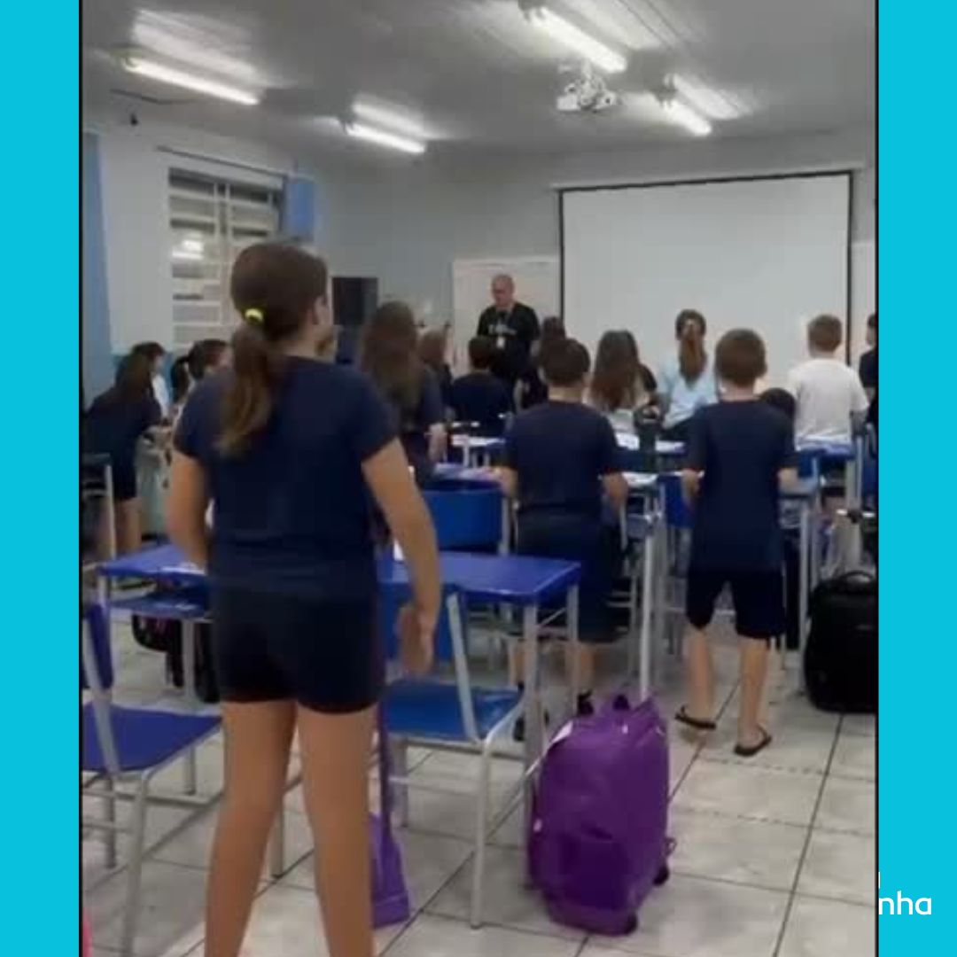 INGLÊS AO SOM DE WE WILL ROCK YOU