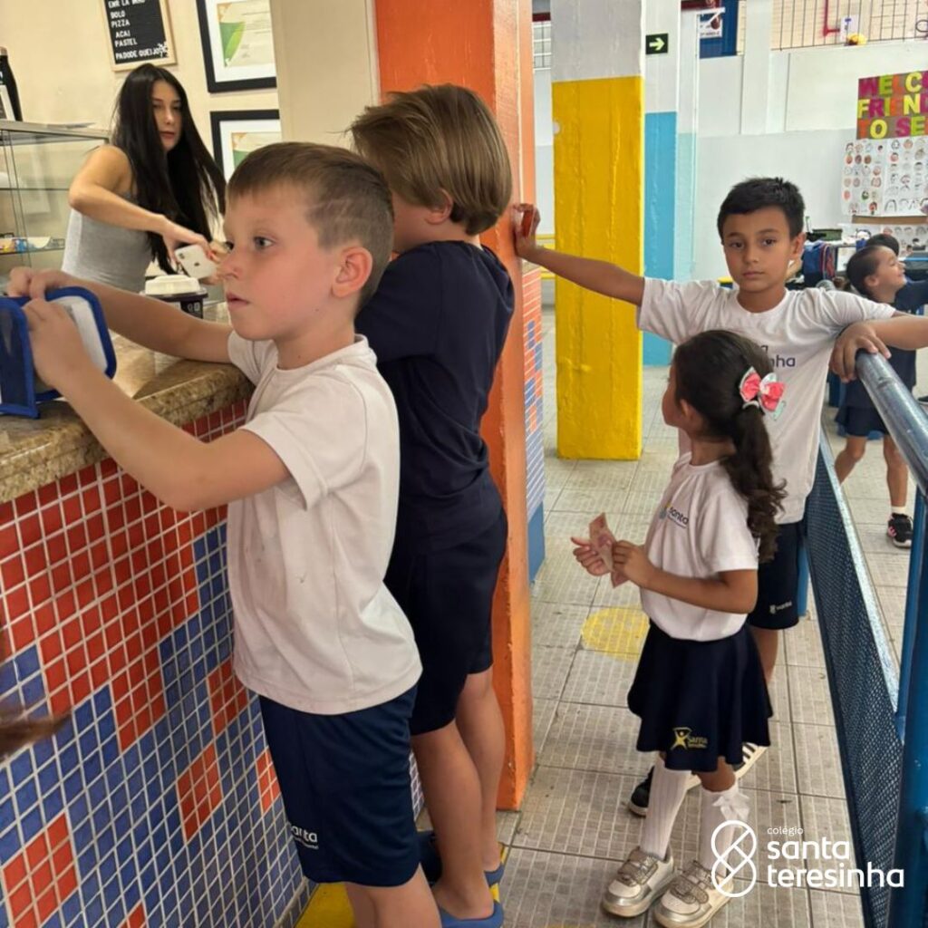 PRIMEIRO DIA DE CANTINA