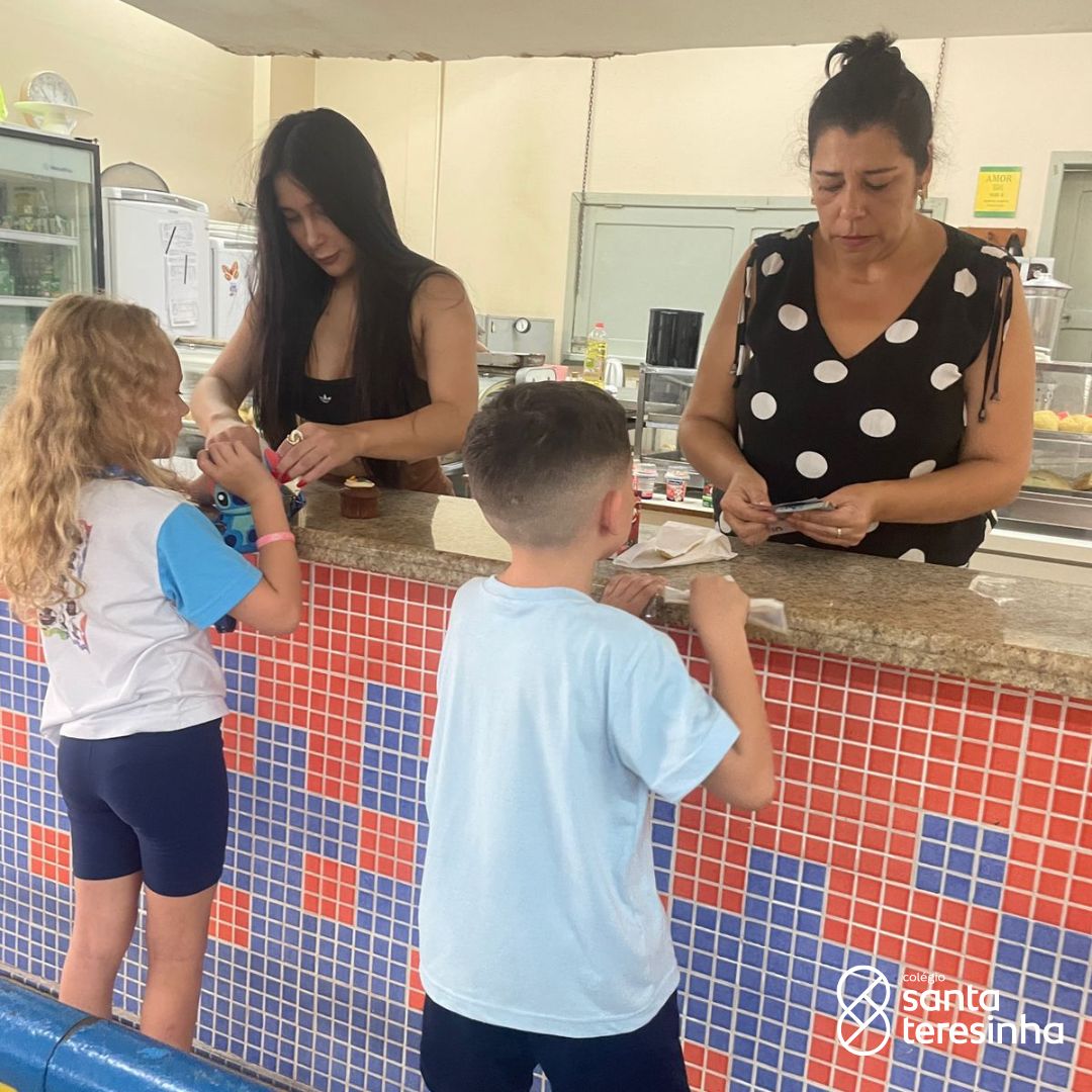 PRIMEIRO DIA DE CANTINA