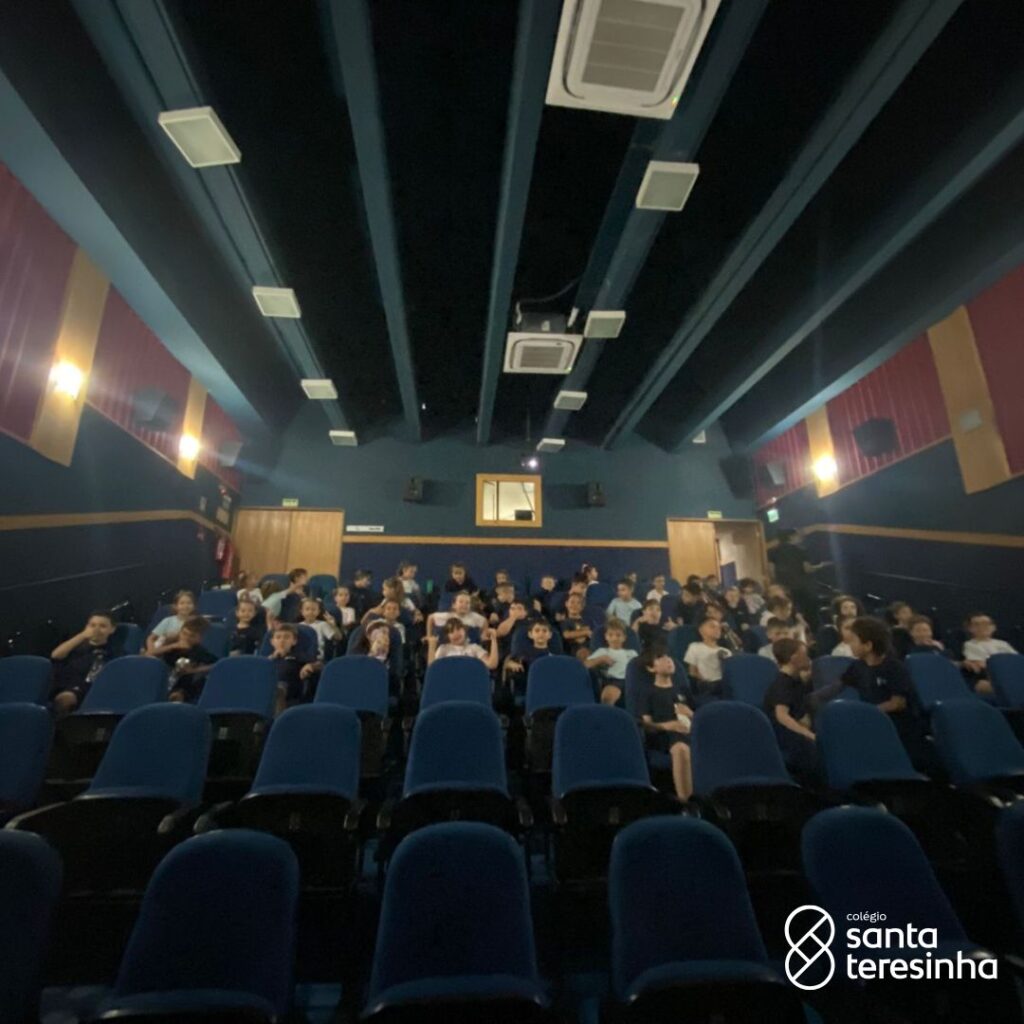 EXPLORANDO O UNIVERSO