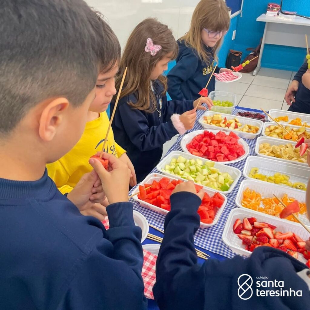 ESPETINHO DE FRUTAS
