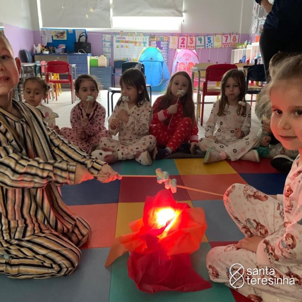 ACAMPAMENTO DE PIJAMA